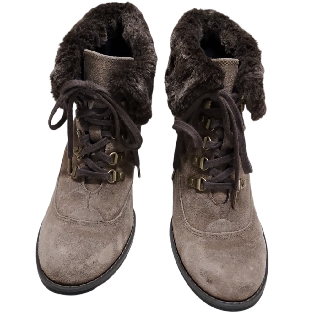Indigo by Clark's brown leather suede faux fur Lining 9.5 boots 3.5 in heel